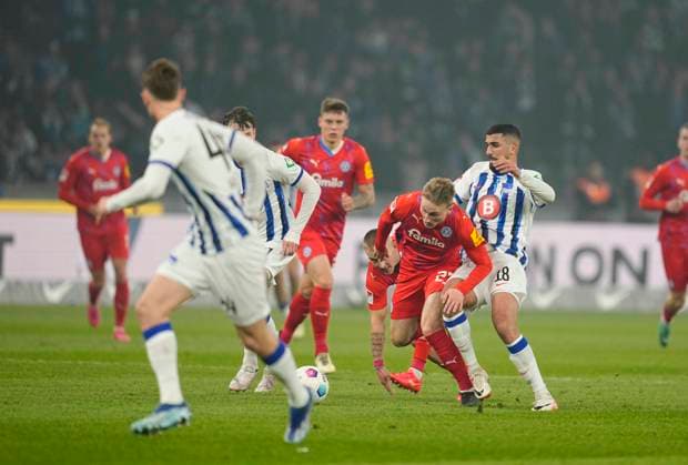 Germany, Berlin, 01 03 2024, Olympic Stadium, Hertha BSC vs Holstein Kiel 2 Bundesliga, Aymen Barkok Hertha Berlin and Colin Kleine Bekel Holstein Kiel battle for the ball Berlin Olympic Stadium Berlin Germany eu-images-659