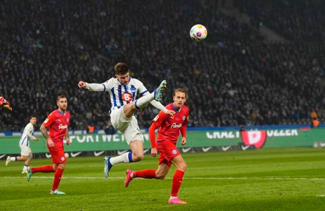 Germany, Berlin, 01 03 2024, Olympic Stadium, Hertha BSC vs Holstein Kiel 2 Bundesliga, Linus Gechter Hertha Berlin controls the ball Berlin Olympic Stadium Berlin Germany eu-images-659