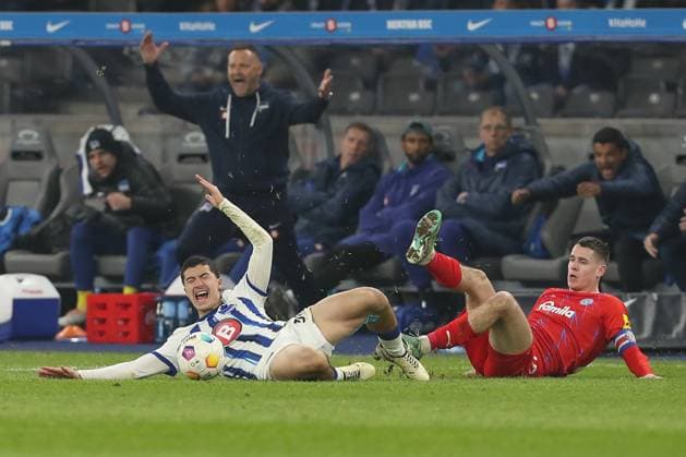 01 03 2024, xtgx, Soccer 2 Bundesliga, Hertha BSC Berlin Holstein Kiel emspor, v l Ibrahim Maza Hertha, 30 , Philipp Sander Kiel, 16 duel, duel, fight, tackle DFL DFB REGULATIONS PROHIBIT ANY USE OF PHOTOGRAPHS as IMAGE SEQUENCES and or QUASI VIDEO Berlin