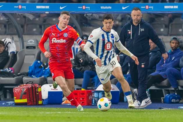 Match between Philipp Sander Holstein Kiel, 16 and Ibrahim Maza Hertha BSC Berlin, 30 Soccer 2 Bundesliga, Season 2023 2024, Matchday 24, Hertha BSC Holstein Kiel on 01 03 2024 at the Olympiastadion in Berlin Important notice According to the regulations of the DFL Deutsche Fussball Liga and the DFB Deutscher Fussball Bund it is prohibited, to utilize or have utilized photographs taken in the stadium and or of the match in the form of sequential images and or video-like photo series Foto Kirchner Media TH Copyright: xKirchner-Media THx