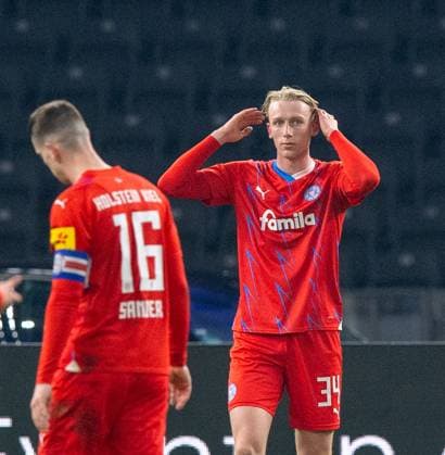 Soccer, Men, Season 2023 2024, 2 Bundesliga 24 Matchday , Hertha BSC Holstein Kiel, v l Philipp Sander Holstein Kiel , Colin Kleine Bekel Holstein Kiel , 01 03 2024, Copyright: xSebastianxRäppold MatthiasxKochx
