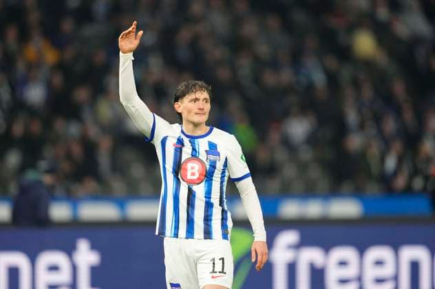 Germany, Berlin, 01 03 2024, Olympic Stadium, Hertha BSC vs Holstein Kiel 2 Bundesliga, Fabian Reese Hertha Berlin controls the ball Berlin Olympic Stadium Berlin Germany eu-images-659