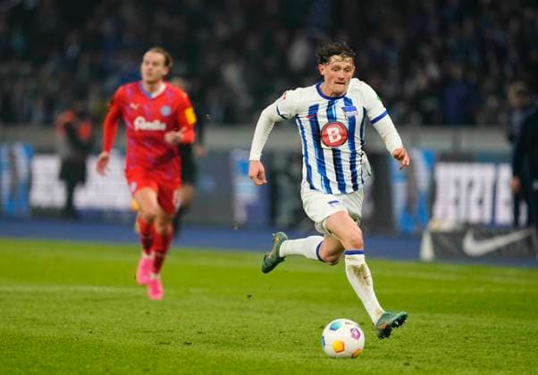 Germany, Berlin, 01 03 2024, Olympic Stadium, Hertha BSC vs Holstein Kiel 2 Bundesliga, Fabian Reese Hertha Berlin controls the ball Berlin Olympic Stadium Berlin Germany eu-images-659