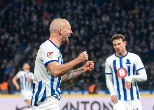 Soccer, Men, Season 2023 2024, 2 Bundesliga 24 Matchday , Hertha BSC Holstein Kiel, v l Toni Leistner Hertha BSC , Pascal Klemens Hertha BSC , 01 03 2024, Copyright: xSebastianxRäppold MatthiasxKochx