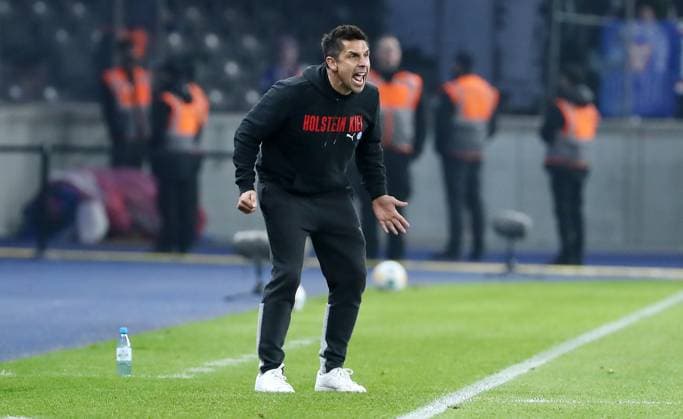 Coach Marcel Rapp shouting cheering single image cropping action sport soccer soccer DFL 2 Bundesliga men 24 matchday season 2023 2024 01 03 2024 Hertha BSC Berlin vs Holstein Kiel DFL regulations prohibit any use of photographs as image sequences and or quasi video