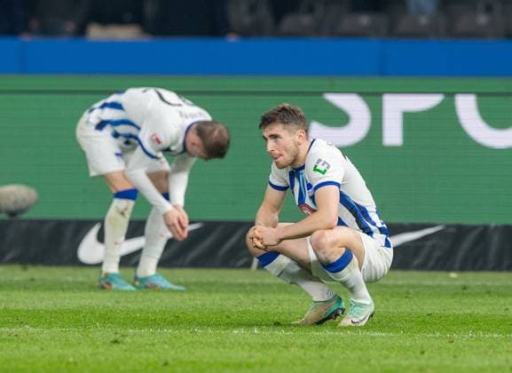 Soccer, Men, Season 2023 2024, 2 Bundesliga 24 Matchday , Hertha BSC Holstein Kiel, f l Marten Winkler Hertha BSC , Jonjoe Kenny Hertha BSC , Disappointment after final whistle, 01 03 2024, Copyright: xSebastianxRäppold MatthiasxKochx