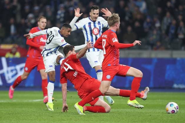 01 03 2024, xtgx, Soccer 2 Bundesliga, Hertha BSC Berlin Holstein Kiel emspor, v l Jeremy Dudziak Hertha, 19 , Patrick Erras Kiel, 4 duel, duel, fight, tackle DFL DFB REGULATIONS PROHIBIT ANY USE OF PHOTOGRAPHS as IMAGE SEQUENCES and or QUASI VIDEO Berlin