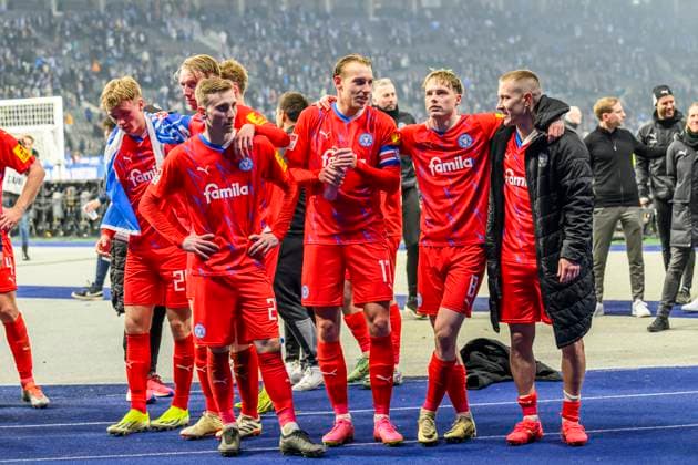 Holstein Kiel jubilation, joy, about a 2 2 draw at the end of the match, Hertha BSC Holstein Kiel, 2 Bundesliga, Football, DFB, Season 2023 2024, 24 Matchday, Olympia Stadium Berlin, DFB DFL REGULATIONS PROHIBIT ANY USE OF PHOTOGRAPHS AS IMAGE SEQUENCES AND OR QUASI VIDEO, 01 03 2024, Photo HMB Media Uwe Koch Copyright: HMBxMedia UwexKoch