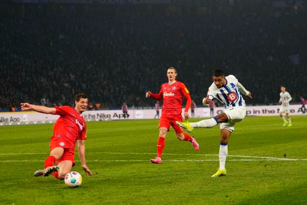 Germany, Berlin, 01 03 2024, Olympic Stadium, Hertha BSC vs Holstein Kiel 2 Bundesliga, Jeremy Dudziak Hertha Berlin shoots on goal Berlin Olympic Stadium Berlin Germany eu-images-659