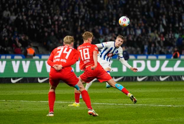 Germany, Berlin, 01 03 2024, Olympic Stadium, Hertha BSC vs Holstein Kiel 2 Bundesliga, Marten Winkler Hertha Berlin shoots on goal Berlin Olympic Stadium Berlin Germany eu-images-659