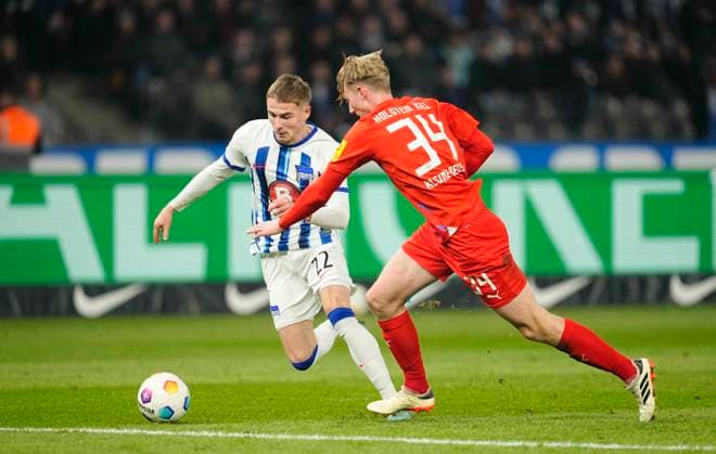 Germany, Berlin, 01 03 2024, Olympic Stadium, Hertha BSC vs Holstein Kiel 2 Bundesliga, Marten Winkler Hertha Berlin controls the ball Berlin Olympic Stadium Berlin Germany eu-images-659