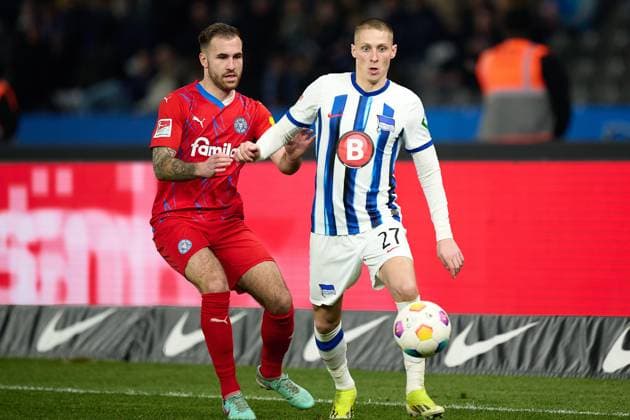 Palko Dardai Hertha BSC, 27 , Marco Komenda Holstein Kiel, 03 , GER, Hertha BSC vs Holstein Kiel, Soccer Men, 2 Bundesliga, Season 2023 2024, 24 Matchday, 01 03 2024 DFL REGULATIONS PROHIBIT ANY USE OF PHOTOGRAPHS AS IMAGE SEQUENCES AND OR QUASI VIDEO GER, Hertha BSC vs Holstein Kiel, Soccer Men, 2 Bundesliga, Season 2023 2024, 24 Matchday, 01 03 2024 Berlin Copyright: xEibner-Pressefotox xClaudiusxRaux EP_CRH