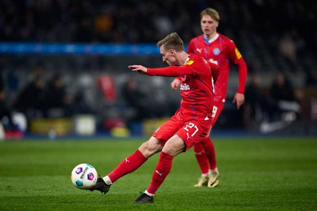 Joshua Mees Holstein Kiel, 27 GER, Hertha BSC vs Holstein Kiel, Soccer Men, 2 Bundesliga, Season 2023 2024, 24 Matchday, 01 03 2024 DFL REGULATIONS PROHIBIT ANY USE OF PHOTOGRAPHS AS IMAGE SEQUENCES AND OR QUASI VIDEO GER, Hertha BSC vs Holstein Kiel, Soccer Men, 2 Bundesliga, Season 2023 2024, 24 Matchday, 01 03 2024 Berlin Copyright: xEibner-Pressefotox xClaudiusxRaux EP_CRH
