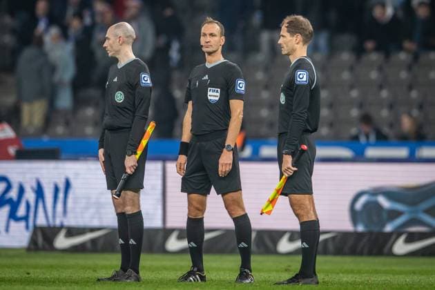 2 Soccer Bundesliga, Hertha BSC vs Holstein Kiel Berlin, 01 03 2024 Fabian Maibaum Assistant , Bastian Dankert Referee , Rene Rohde Assistant 2 Soccer Bundesliga, Hertha BSC vs Holstein Kiel, Olympiastadion, Berlin, 01 03 2024 DFL REGULATIONS PROHIBIT ANY USE OF PHOTOGRAPHS AS IMAGE SEQUENCES AND OR QUASI VIDEO Copyright: xBEAUTIFULxSPORTS LucianoxLimax