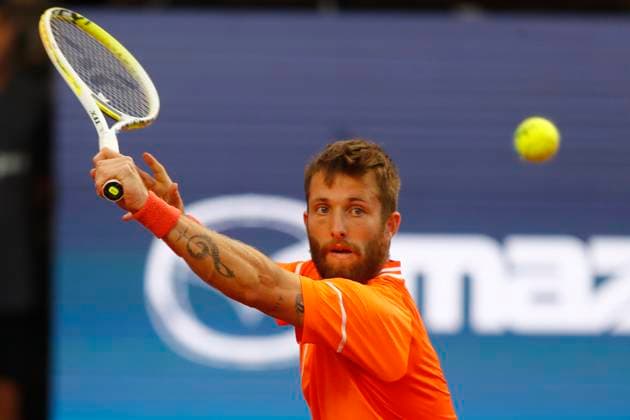 Tenis, Nicolas Jarry vs Corentin Moutet El tenista Corentin Moutet de Francia regresa la bola frente a Nicolas Jarry de Chile por el ATP, Tennis Herren 250 de Santiago 2024 en el Club San Carlos de Apoquindo en Santiago, Chile. 01 3 2024 Felipe Zanca Photosport Tennis, Nicolas Jarry vs Corentin Moutet The tennis player Corentin Moutet of Francia return the ball against of Nicolas Jarry of Chile in the match for the ATP 250 Santiago 2024 at the Club San Carlos de Apoquindo in Santiago, Chile. 01 3 2024 Felipe Zanca Photosport Nicolas Jarry vs Corentin Moutet, ATP 250 Santiago 2024