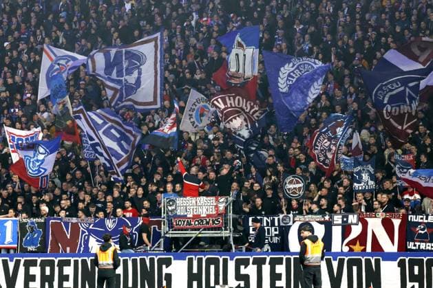 DEU, DFL, 2 FBL, Hertha BSC vs Holstein Kiel, 01 03 2024, Berliner Olympiastadion, Berlin, DEU, DFL, 2 FBL, Hertha BSC vs Holstein Kiel, im Bild Kieler Fans DFL regulations prohibit any use of Photographs as image sequences and or quasi video Foto Juergen Engler nordphoto GmbH nordphotoxGmbHx xEngler nph00076