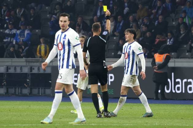 DEU, DFL, 2 FBL, Hertha BSC vs Holstein Kiel, 01 03 2024, Berliner Olympiastadion, Berlin, DEU, DFL, 2 FBL, Hertha BSC vs Holstein Kiel, in the picture yellow card for Fabian Reese Hertha BSC Berlin 11 , Haris Tabakovic Hertha BSC Berlin 25 DFL regulations prohibit any use of Photographs as image sequences and or quasi video Foto Juergen Engler nordphoto GmbH nordphotoxGmbHx xEngler nph00076