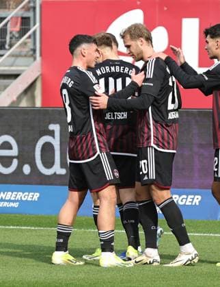 02 03 2024 Soccer Season 2023 2024 2 Soccer Bundesliga 24 Matchday 1 FC Nürnberg FCN Club BTSV Eintracht Braunschweig EBS Sportfoto Zink DaMa xdaxmax DFL regulations prohibit any use of photographs as image sequences and or quasi video only for editorial use Jubel Freude Torjubel nach Tor zum 1 0 Taylan Duman 8, 1 FC Nürnberg FCN Sebastian Andersson 20, 1 FC Nürnberg FCN und Mannschaft Team jubelt freut sich Torschütze Sebastian Andersson 20, 1 FC Nürnberg FCN
