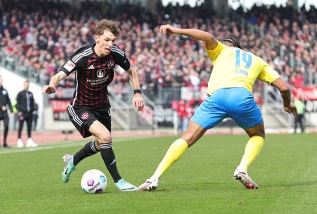 02 03 2024 Soccer Season 2023 2024 2 Soccer Bundesliga 24 Matchday 1 FC Nürnberg FCN Club BTSV Eintracht Braunschweig EBS Sportfoto Zink DaMa xdaxmax DFL regulations prohibit any use of photographs as image sequences and or quasi video only for editorial use Benjamin Goller 14, 1 FC Nürnberg FCN Anton Leander Donkor 19, Eintracht Braunschweig BTSV EBS