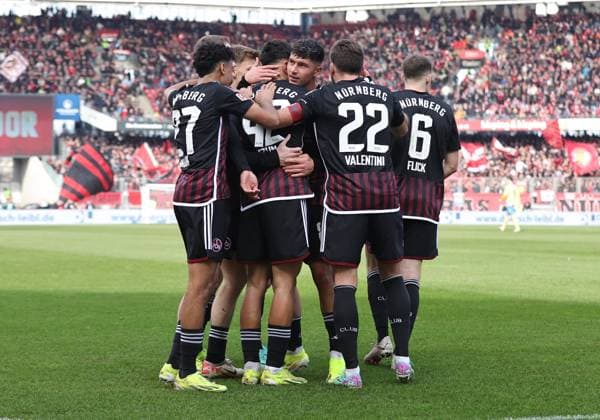 02 03 2024 Soccer Season 2023 2024 2 Soccer Bundesliga 24 Matchday 1 FC Nürnberg FCN Club BTSV Eintracht Braunschweig EBS Sportfoto Zink DaMa xdaxmax DFL regulations prohibit any use of photographs as image sequences and or quasi video only for editorial use Jubel Freude Torjubel nach Tor zum 2 0 Can Yilmaz Uzun 42, 1 FC Nürnberg FCN und Mannschaft Team jubelt freut sich Torschütze Can Yilmaz Uzun 42, 1 FC Nürnberg FCN