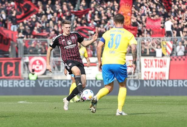 02 03 2024 Soccer Season 2023 2024 2 Soccer Bundesliga 24 Matchday 1 FC Nürnberg FCN Club BTSV Eintracht Braunschweig EBS Sportfoto Zink DaMa xdaxmax DFL regulations prohibit any use of photographs as image sequences and or quasi video only for editorial use Florian Flick 6, 1 FC Nürnberg FCN Robin Krauße Krausse 39, Eintracht Braunschweig BTSV EBS