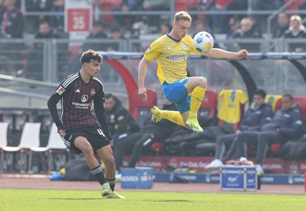02 03 2024 Soccer Season 2023 2024 2 Soccer Bundesliga 24 Matchday 1 FC Nürnberg FCN Club BTSV Eintracht Braunschweig EBS Sportfoto Zink DaMa xdaxmax DFL regulations prohibit any use of photographs as image sequences and or quasi video only for editorial use Can Yilmaz Uzun 42, 1 FC Nürnberg FCN Niklas Tauer 8, Eintracht Braunschweig BTSV EBS