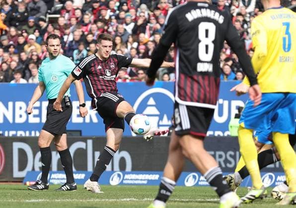 02 03 2024 Soccer Season 2023 2024 2 Soccer Bundesliga 24 Matchday 1 FC Nürnberg FCN Club BTSV Eintracht Braunschweig EBS Sportfoto Zink DaMa xdaxmax DFL regulations prohibit any use of photographs as image sequences and or quasi video only for editorial use Florian Flick 6, 1 FC Nürnberg FCN with shot on goal