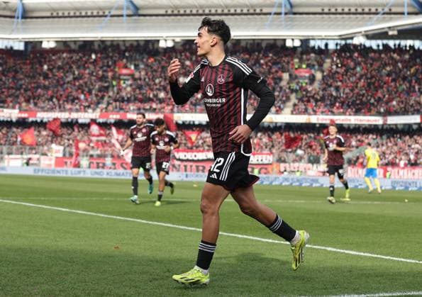 02 03 2024 Soccer Season 2023 2024 2 Soccer Bundesliga 24 Matchday 1 FC Nürnberg FCN Club BTSV Eintracht Braunschweig EBS Sportfoto Zink DaMa xdaxmax DFL regulations prohibit any use of photographs as image sequences and or quasi video only for editorial use Jubel Freude Torjubel nach Tor zum 2 0 Can Yilmaz Uzun 42, 1 FC Nürnberg FCN jubelt freut sich Torschütze Can Yilmaz Uzun 42, 1 FC Nürnberg FCN