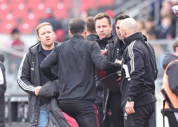 02 03 2024 Soccer Season 2023 2024 2 Soccer Bundesliga 24 Matchday 1 FC Nürnberg FCN Club BTSV Eintracht Braunschweig EBS Sportfoto Zink DaMa xdaxmax DFL regulations prohibit any use of photographs as image sequences and or quasi video only for editorial use joy jubilation after the match Olaf Rebbe sporting director 1 FC Nürnberg FCN Cristian Fiel coach 1 FC Nürnberg FCN Dennis Neudahm goalkeeper coach 1 FC Nürnberg FCN Jerome Polenz co-coach 1 FC Nürnberg FCN Cristian Fiel coach 1 FC Nürnberg FCN clapping off