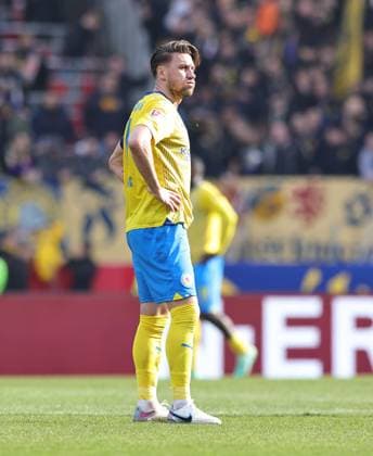 02 03 2024 Soccer season 2023 2024 2 Soccer Bundesliga 24 Matchday 1 FC Nürnberg FCN Club BTSV Eintracht Braunschweig EBS Sportfoto Zink DaMa xdaxmax DFL regulations prohibit any use of photographs as image sequences and or quasi video only for editorial use Ermin Bicakcic 6, Eintracht Braunschweig BTSV EBS disappointed Disappointment after the end of the match