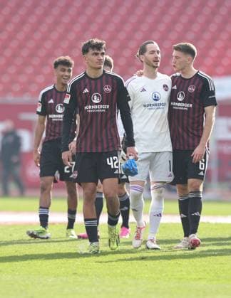 02 03 2024 Soccer Season 2023 2024 2 Soccer Bundesliga 24 Matchday 1 FC Nürnberg FCN Club BTSV Eintracht Braunschweig EBS Sportfoto Zink DaMa xdaxmax DFL regulations prohibit any use of photographs as image sequences and or quasi video only for editorial use Freude Jubel nach Spielende Nathaniel Brown 27, 1 FC Nürnberg FCN Can Yilmaz Uzun 42, 1 FC Nürnberg FCN Carl Klaus 1, 1 FC Nürnberg FCN Florian Flick 6, 1 FC Nürnberg FCN