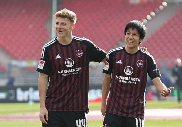 02 03 2024 Soccer Season 2023 2024 2 Soccer Bundesliga 24 Matchday 1 FC Nürnberg FCN Club BTSV Eintracht Braunschweig EBS Sportfoto Zink DaMa xdaxmax DFL regulations prohibit any use of photographs as image sequences and or quasi video only for editorial use Freude Jubel nach Spielende Finn Jeltsch 44, 1 FC Nürnberg FCN Kanji Okunuki 11, 1 FC Nürnberg FCN lacht Lachen freut sich Freude