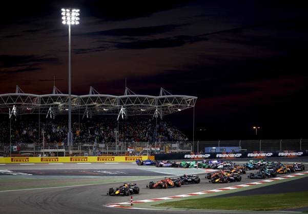 BAHRAIN - Max Verstappen (Red Bull Racing) ahead of Charles Leclerc (Ferrari) and George Russell (Mercedes) during the Bahrain Grand Prix. ANP REMKO DE WAAL Race 2024 2025 xVIxANPxSportx xxANPxIVx 492612965 originalFilename: 492612965.jpg