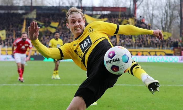 Sport Bilder des Tages Julian Brandt Aktion Oberkörper Fußball Fussball Bundesliga Herren DFL 24. Spieltag Saison 2023 2024 02.03.2024 1.FC Union Berlin FCU vs. BVB Borussia Dortmund DFL regulations prohibit any use of photographs as image sequences and or quasi-video. *** Julian Brandt action upper body Sport Football Soccer Bundesliga Men DFL 24 Matchday Season 2023 2024 02 03 2024 1 FC Union Berlin FCU vs BVB Borussia Dortmund DFL regulations prohibit any use of photographs as image sequences and or quasi video