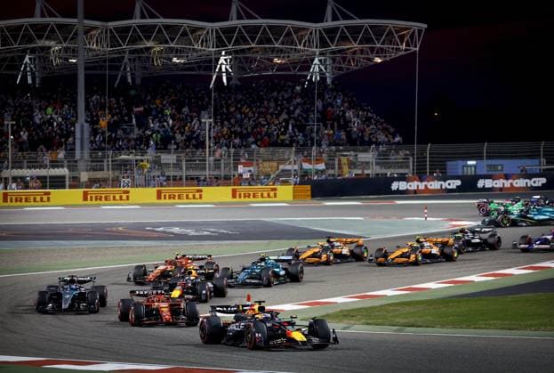 BAHRAIN - Max Verstappen (Red Bull Racing) ahead of Charles Leclerc (Ferrari) and George Russell (Mercedes) during the Bahrain Grand Prix. ANP REMKO DE WAAL Race 2024 2025 xVIxANPxSportx xxANPxIVx 492614164 originalFilename: 492614164.jpg