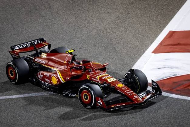 BAHRAIN - Carlos Sainz (Ferrari) during the Bahrain Grand Prix. ANP REMKO DE WAAL Race 2024 2025 xVIxANPxSportx xxANPxIVx 492623464 originalFilename: 492623464.jpg