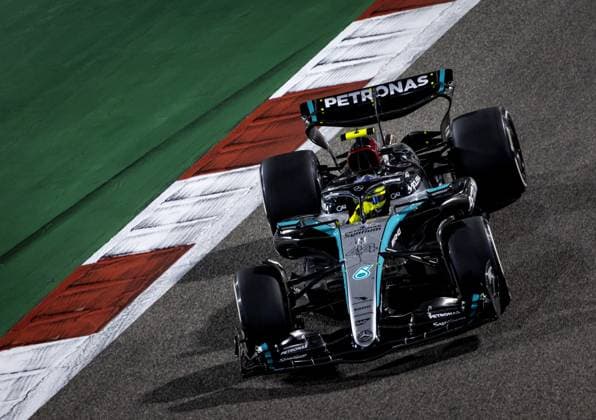 BAHRAIN - Lewis Hamilton (Mercedes) during the Bahrain Grand Prix. ANP REMKO DE WAAL Race 2024 2025 xVIxANPxSportx xxANPxIVx 492623470 originalFilename: 492623470.jpg