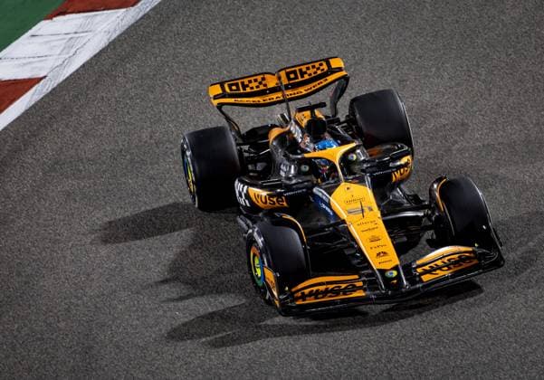 BAHRAIN - Oscar Piastri (McLaren) during the Bahrain Grand Prix. ANP REMKO DE WAAL Race 2024 2025 xVIxANPxSportx xxANPxIVx 492623477 originalFilename: 492623477.jpg