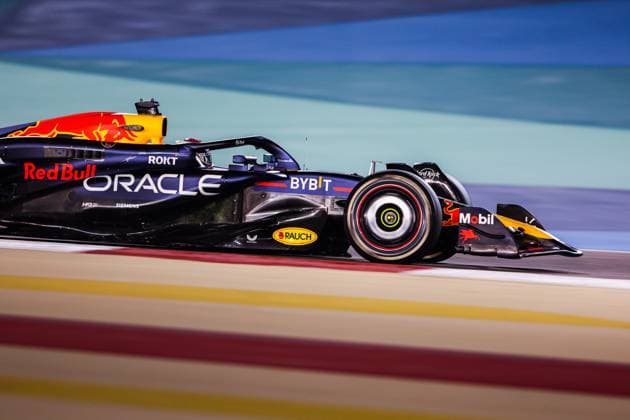 01 VERSTAPPEN Max (nld), Red Bull Racing RB20, action during the Formula 1 Gulf Air Bahrain Grand Prix 2024, 1st round of the 2024 FIA Formula One World Championship, WM, Weltmeisterschaft from February 29 to March 2, 2024 on the Bahrain International Circuit, in Sakhir, Bahrain - F1 - BAHRAIN GRAND PRIX 2024 DPPI Panoramic  240302_R01_BAHRAIN_AV3_3395