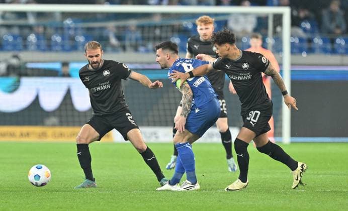 02 03 2024 Soccer Season 2023 2024 2 Soccer Bundesliga 24 Matchday Karlsruher SC Karlsruhe KSC SpVgg Greuther Fürth Kleeblatt Sportfoto Zink xwoxzix DFL regulations prohibit any use of photographs as image sequences and or quasi video only for editorial use Simon Asta 2, SpVgg Greuther Fürth Jerome Gondorf 8, Karlsruher SC KSC Armindo Sieb 30, SpVgg Greuther Fürth