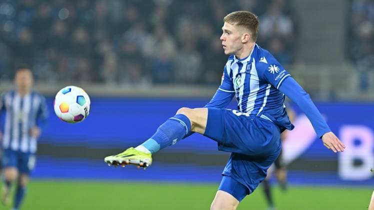 02 03 2024 Soccer Season 2023 2024 2 Soccer Bundesliga 24 Matchday Karlsruher SC Karlsruhe KSC SpVgg Greuther Fürth Kleeblatt Sportfoto Zink xwoxzix DFL regulations prohibit any use of photographs as image sequences and or quasi video only for editorial use David Herold 20, Karlsruher SC KSC