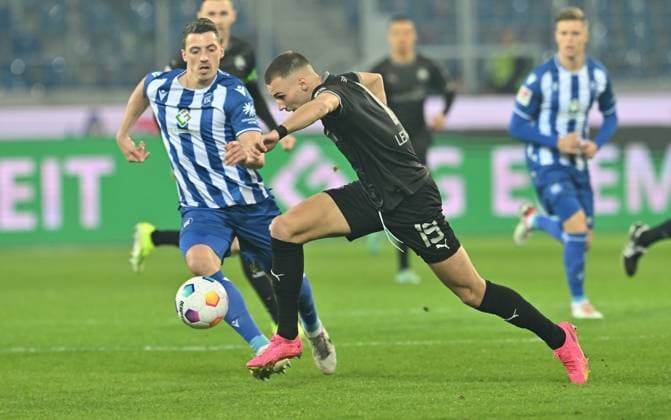 02 03 2024 Soccer Season 2023 2024 2 Soccer Bundesliga 24 Matchday Karlsruher SC Karlsruhe KSC SpVgg Greuther Fürth Kleeblatt Sportfoto Zink xwoxzix DFL regulations prohibit any use of photographs as image sequences and or quasi video only for editorial use Nicolai Rapp 17, Karlsruher SC KSC Tim Lemperle 19, SpVgg Greuther Fürth