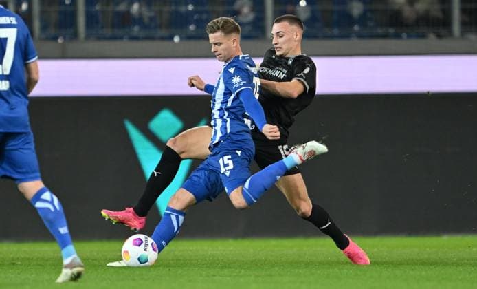 02 03 2024 Soccer Season 2023 2024 2 Soccer Bundesliga 24 Matchday Karlsruher SC Karlsruhe KSC SpVgg Greuther Fürth Kleeblatt Sportfoto Zink xwoxzix DFL regulations prohibit any use of photographs as image sequences and or quasi video only for editorial use Dzenis Burnic 15, Karlsruher SC KSC vor Tim Lemperle 19, SpVgg Greuther Fürth
