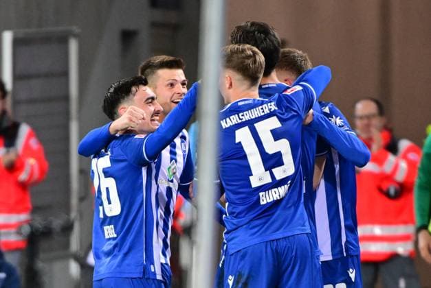 02 03 2024 Soccer Season 2023 2024 2 Soccer Bundesliga 24 Matchday Karlsruher SC Karlsruhe KSC SpVgg Greuther Fürth Kleeblatt Sportfoto Zink MeZi xmexzix DFL regulations prohibit any use of photographs as image sequences and or quasi video only for editorial use Torjubel Jubel Freude nach Treffer Torschuß zum 1 0 durch Igor Matanovic 9, Karlsruher SC KSC