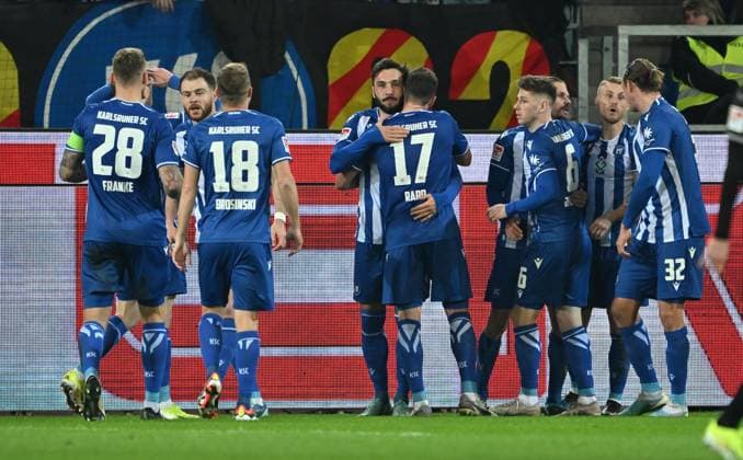 02 03 2024 Soccer Season 2023 2024 2 Soccer Bundesliga 24 Matchday Karlsruher SC Karlsruhe KSC SpVgg Greuther Fürth Kleeblatt Sportfoto Zink xwoxzix DFL regulations prohibit any use of photographs as image sequences and or quasi video only for editorial use Torjubel Jubel Freude nach Treffer Torschuß zum 4 0 durch Fabian Schleusener 24, Karlsruher SC KSC