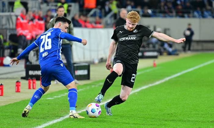 02 03 2024 Soccer Season 2023 2024 2 Soccer Bundesliga 24 Matchday Karlsruher SC Karlsruhe KSC SpVgg Greuther Fürth Kleeblatt Sportfoto Zink xwoxzix DFL regulations prohibit any use of photographs as image sequences and or quasi video only for editorial use Paul Nebel 26, Karlsruher SC KSC Robert Wagner 22, SpVgg Greuther Fürth