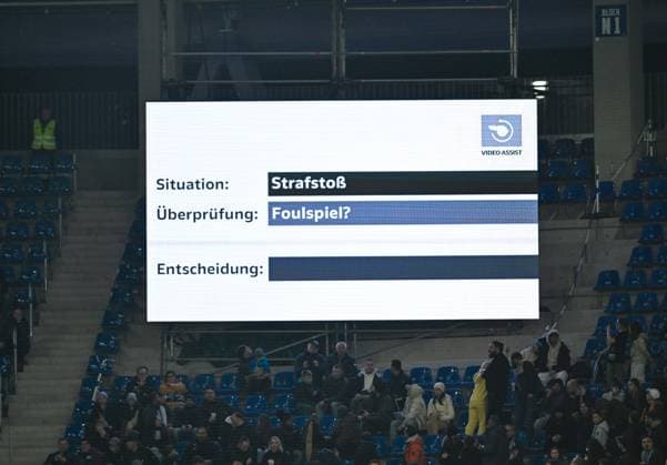 Germany, Karlsruhe, 02 03 2024, BBBank Wildpark, Karlsruher SC vs SpVgg Greuther Fuerth 2 Bundesliga, Video Assistant Referee with a decision Karlsruhe BBBank Wildpark Baden Wuerttemberg Germany eu-images-738