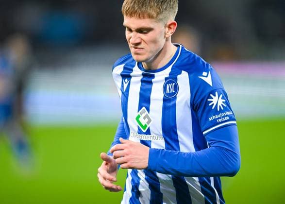 Germany, Karlsruhe, 02 03 2024, BBBank Wildpark, Karlsruher SC vs SpVgg Greuther Fuerth 2 Bundesliga, David Herold Karlsruher SC looks dejected Karlsruhe BBBank Wildpark Baden Wuerttemberg Germany eu-images-738