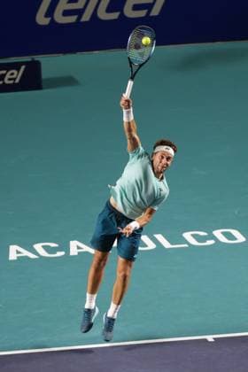 (240303) -- ACAPULCO, March 3, 2024 -- Norway s Casper Ruud hits a return during the men s singles final against Australia s Alex De Minaur at the 2024 ATP, Tennis Herren Mexican Open tennis tournament in Acapulco, Mexico, March 2, 2024. (Photo by Xinhua) (SP)MEXICO-ACAPULCO-TENNIS-ATP-MEXICAN OPEN-FINAL FranciscoxCanedo 