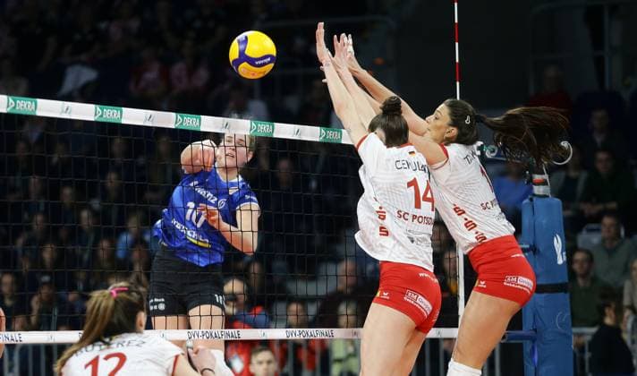 Mannheim , DVV Womens Cup Final , SC Potsdam vs Allianz MTV Stuttgart , left Jolien Knollema Stgt